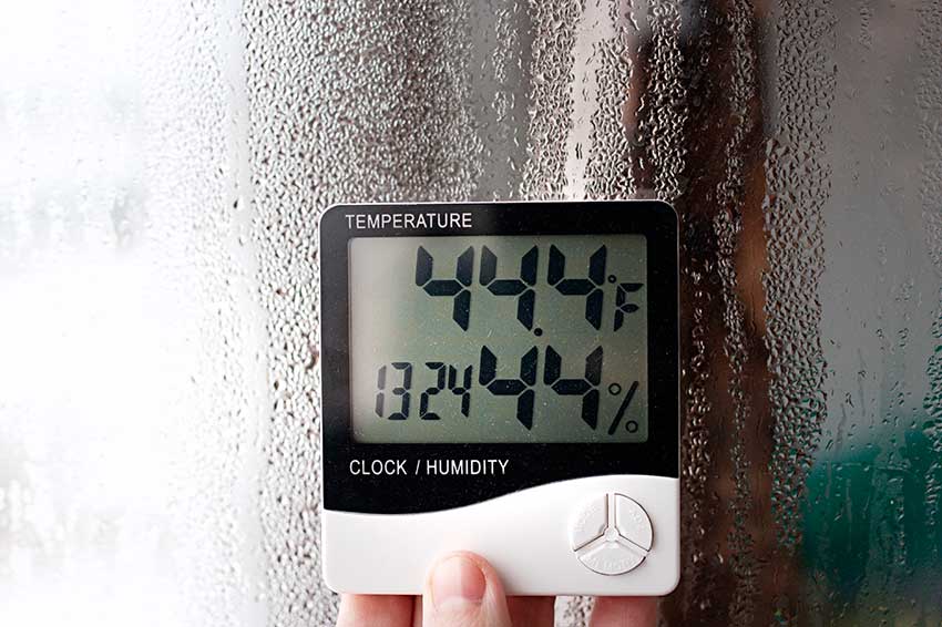 Controlling humidity in your house using thermostat